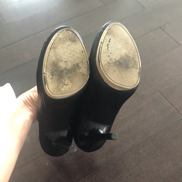 Black peep toe heels with white platform - Picture 8 of 9